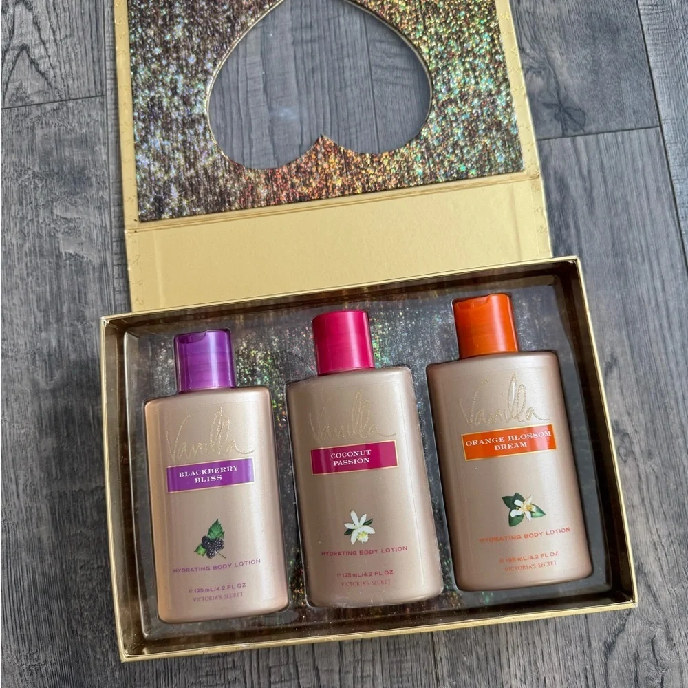 Victoria’s Secret Rare Vanilla Lotion Set of 3 with Collector Box